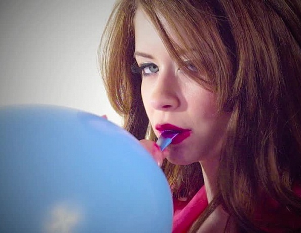 content/blue-balloon-video/4.jpg
