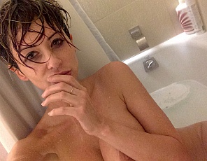 content/selfies-wet/3.jpg